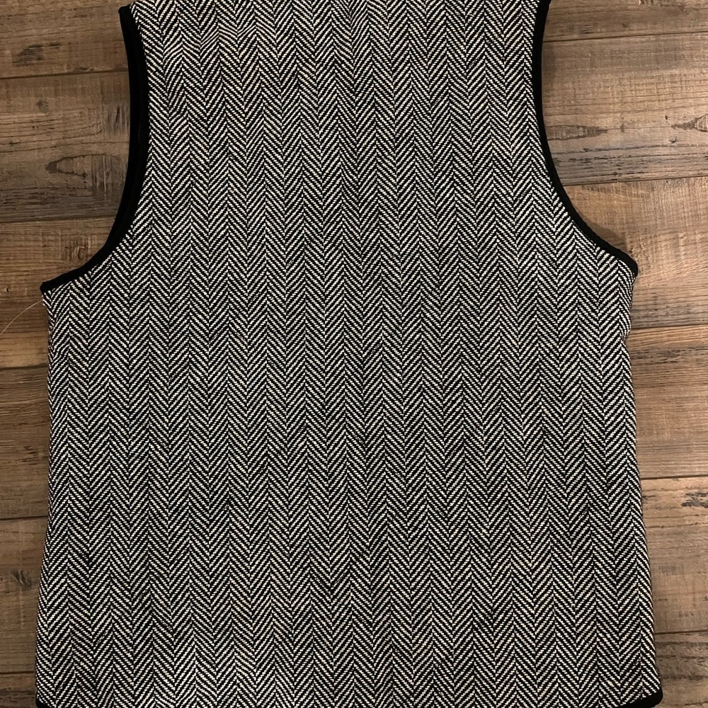 Merokeety Monochrome Vest - Picture 4 of 4